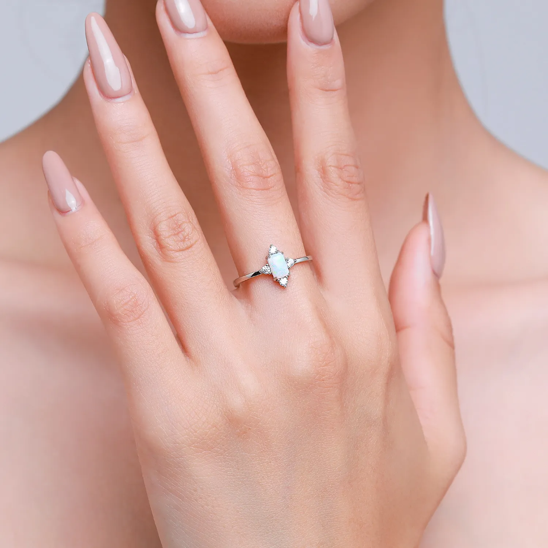 Anillo Opalo