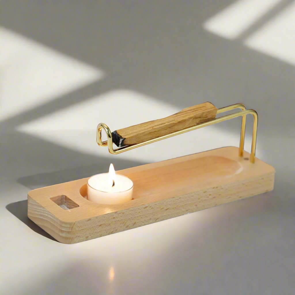 Quemador de palo santo y Salvia