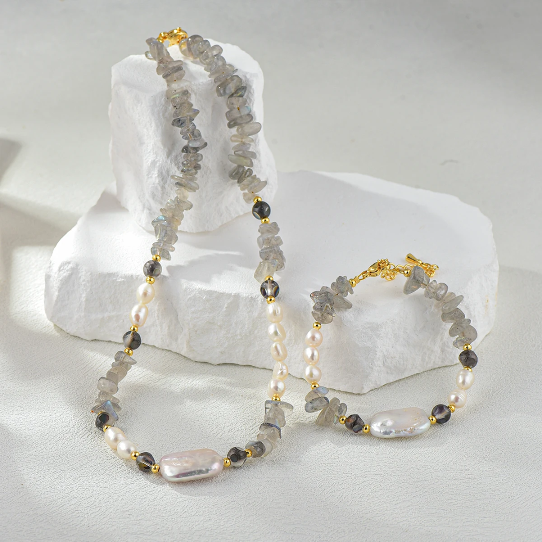 Gargantilla de labradorita y perla